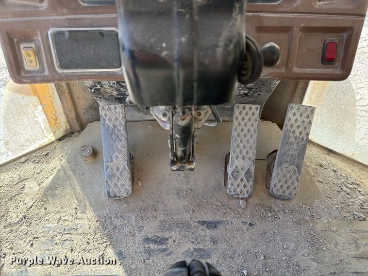 image for item FG0792 2000 John Deere 544H wheel loader