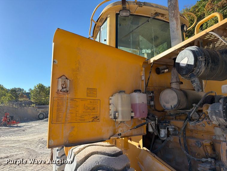 image for item FG0792 2000 John Deere 544H wheel loader