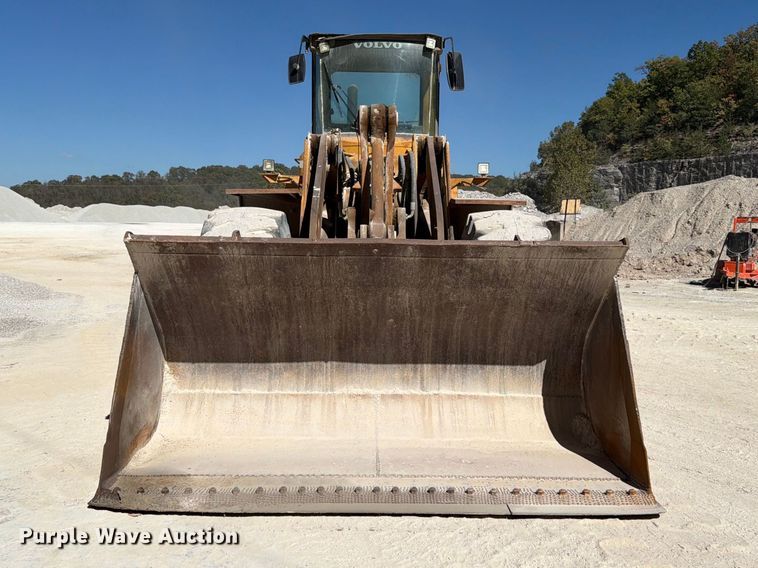 image for item FG0793 1993 Michigan L150 wheel loader