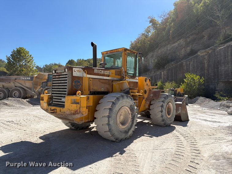 image for item FG0793 1993 Michigan L150 wheel loader