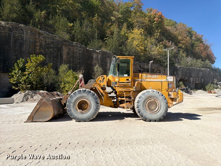 image for item FG0793 1993 Michigan L150 wheel loader