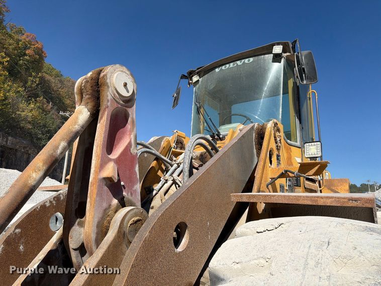 image for item FG0793 1993 Michigan L150 wheel loader