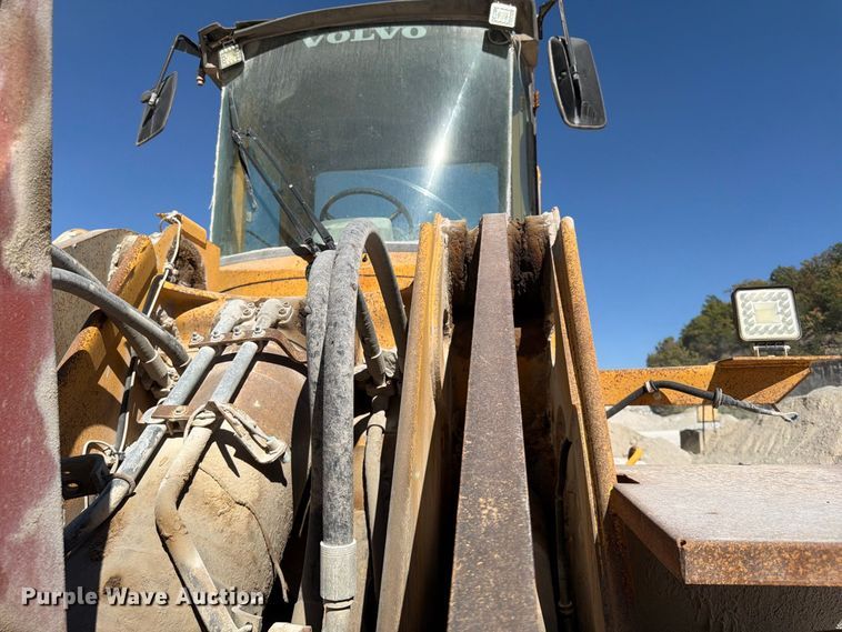 image for item FG0793 1993 Michigan L150 wheel loader