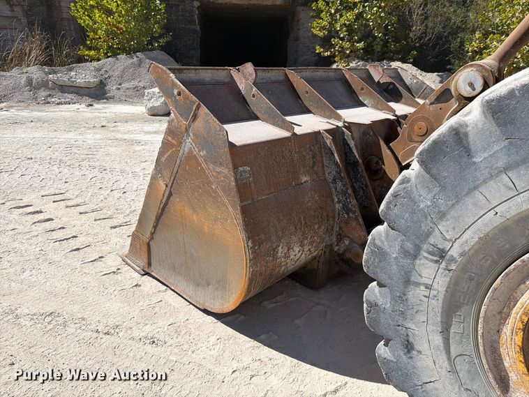 image for item FG0793 1993 Michigan L150 wheel loader