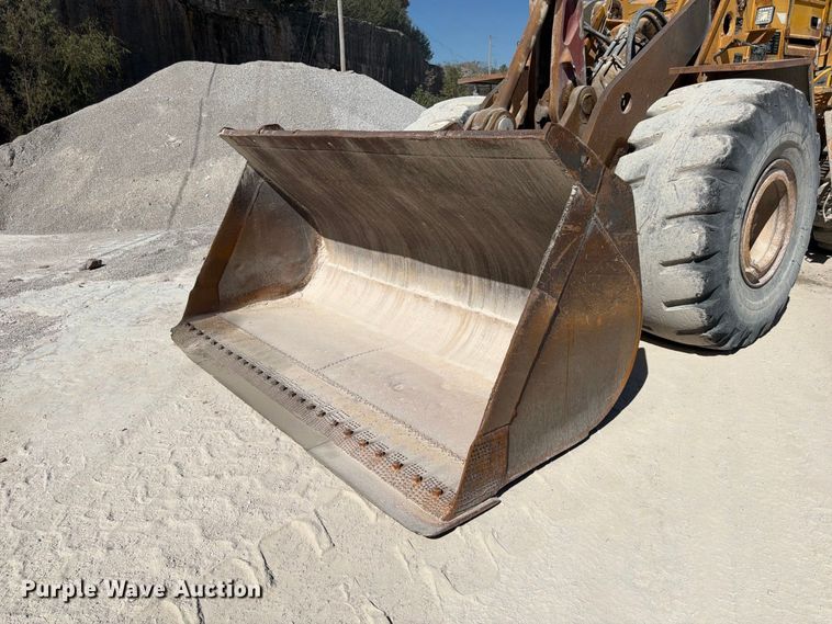 image for item FG0793 1993 Michigan L150 wheel loader