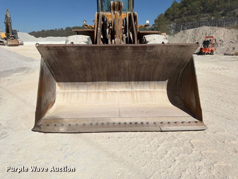 image for item FG0793 1993 Michigan L150 wheel loader