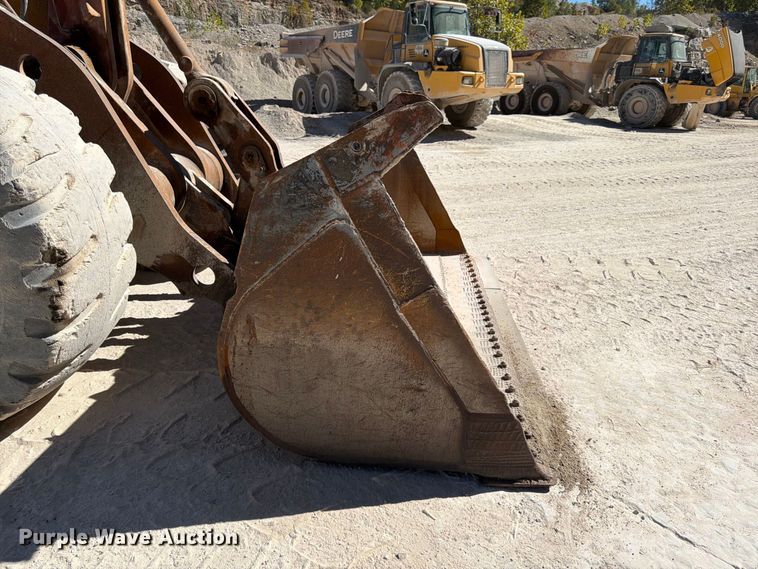 image for item FG0793 1993 Michigan L150 wheel loader