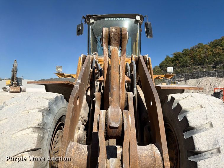 image for item FG0793 1993 Michigan L150 wheel loader