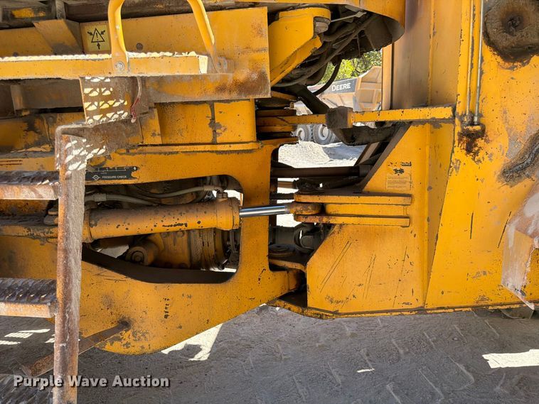 image for item FG0793 1993 Michigan L150 wheel loader