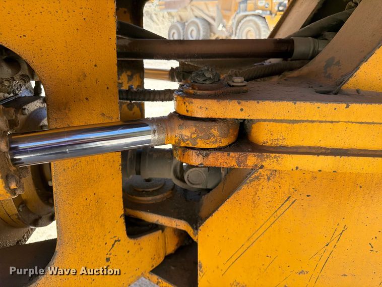 image for item FG0793 1993 Michigan L150 wheel loader
