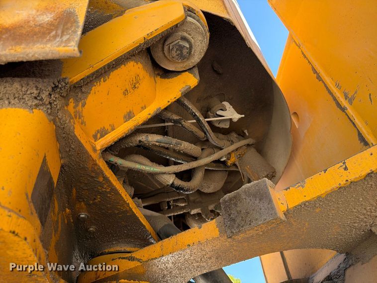 image for item FG0793 1993 Michigan L150 wheel loader