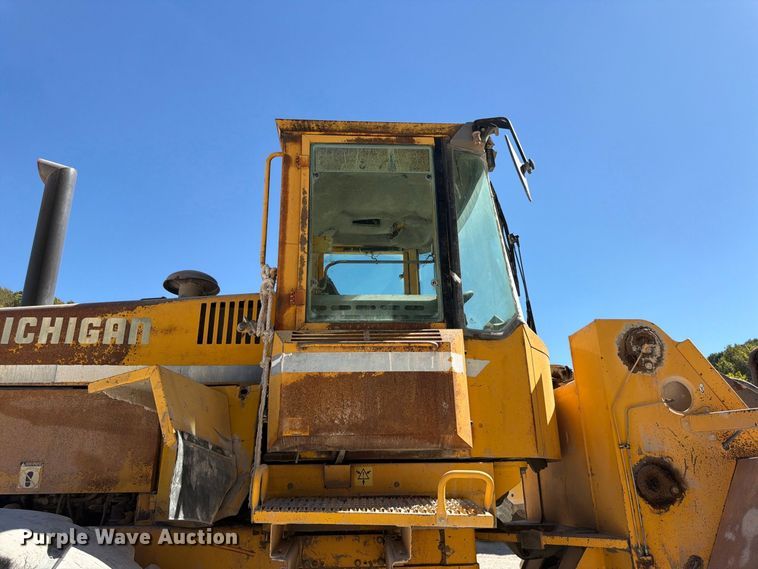 image for item FG0793 1993 Michigan L150 wheel loader