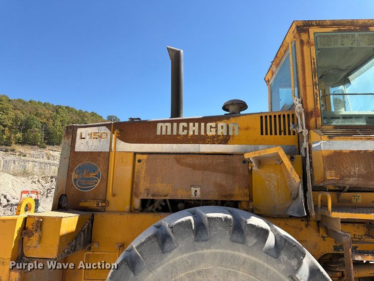 image for item FG0793 1993 Michigan L150 wheel loader