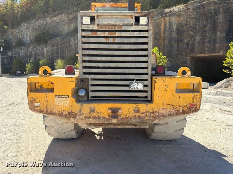 image for item FG0793 1993 Michigan L150 wheel loader