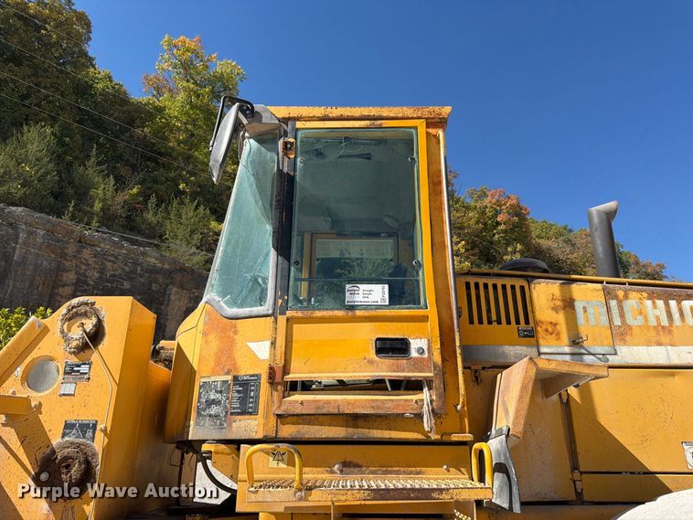 image for item FG0793 1993 Michigan L150 wheel loader