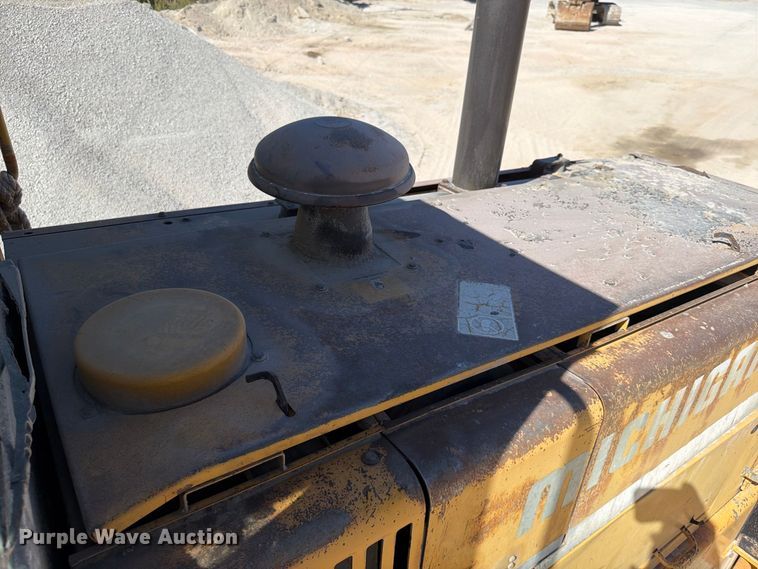 image for item FG0793 1993 Michigan L150 wheel loader