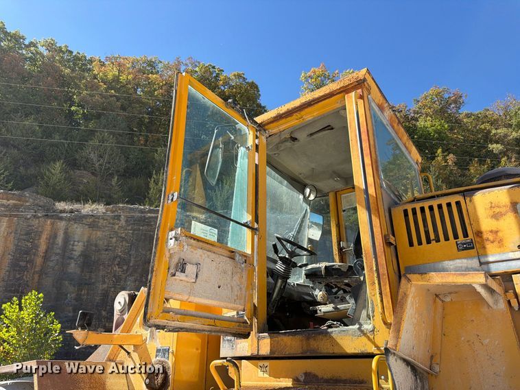 image for item FG0793 1993 Michigan L150 wheel loader