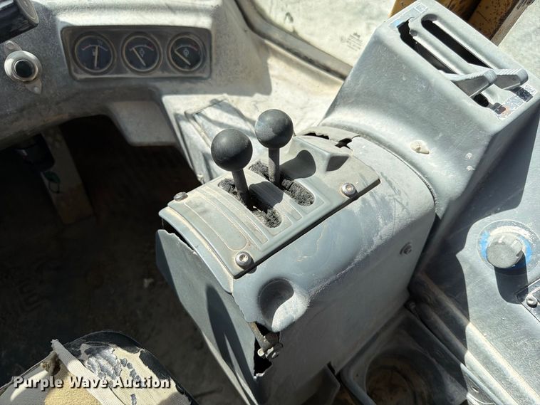 image for item FG0793 1993 Michigan L150 wheel loader