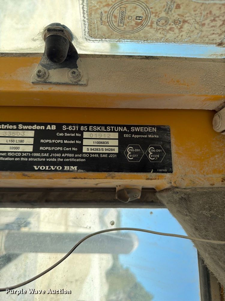 image for item FG0793 1993 Michigan L150 wheel loader