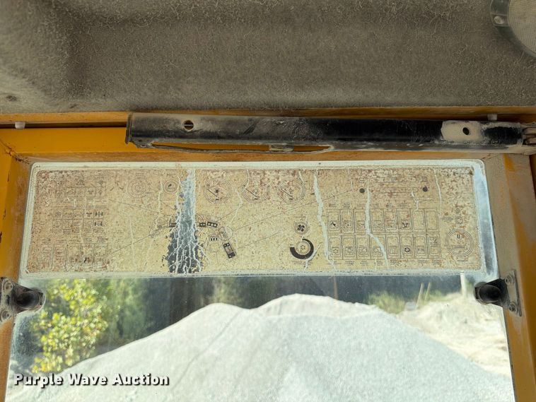 image for item FG0793 1993 Michigan L150 wheel loader