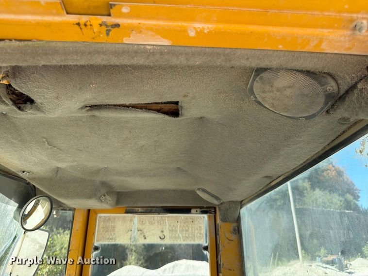 image for item FG0793 1993 Michigan L150 wheel loader