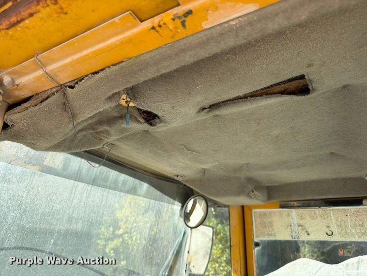 image for item FG0793 1993 Michigan L150 wheel loader