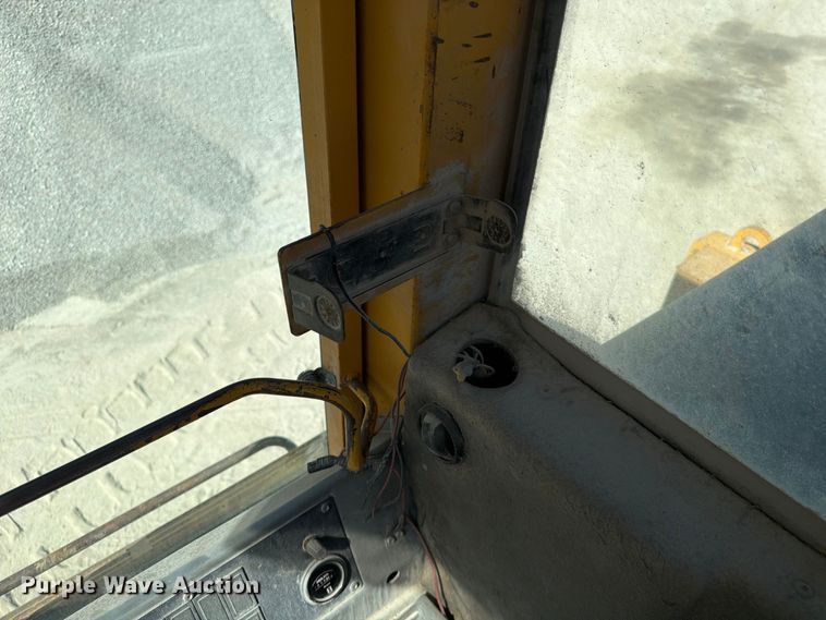 image for item FG0793 1993 Michigan L150 wheel loader