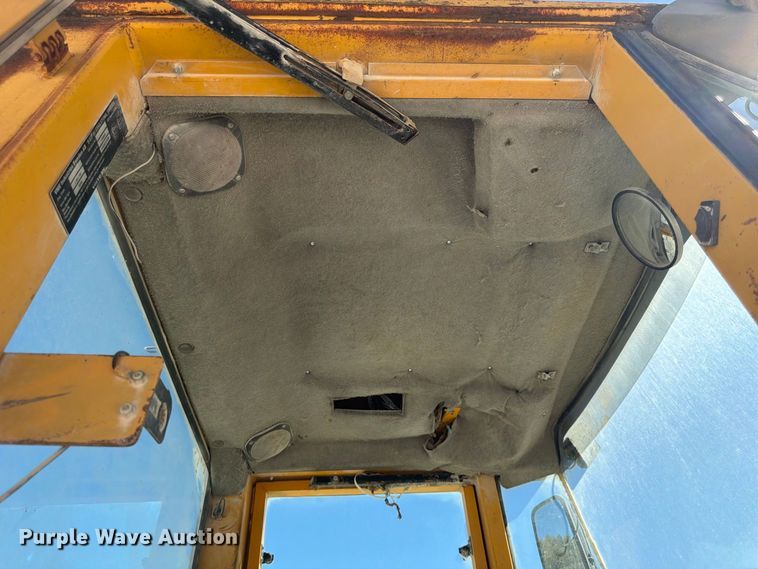 image for item FG0793 1993 Michigan L150 wheel loader