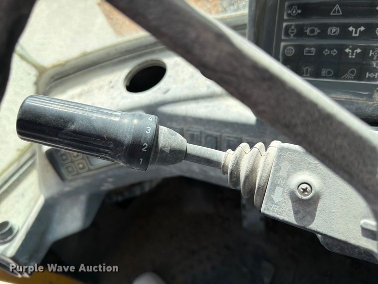 image for item FG0793 1993 Michigan L150 wheel loader