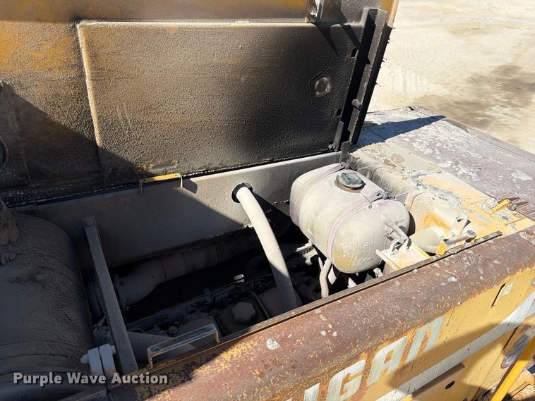 image for item FG0793 1993 Michigan L150 wheel loader