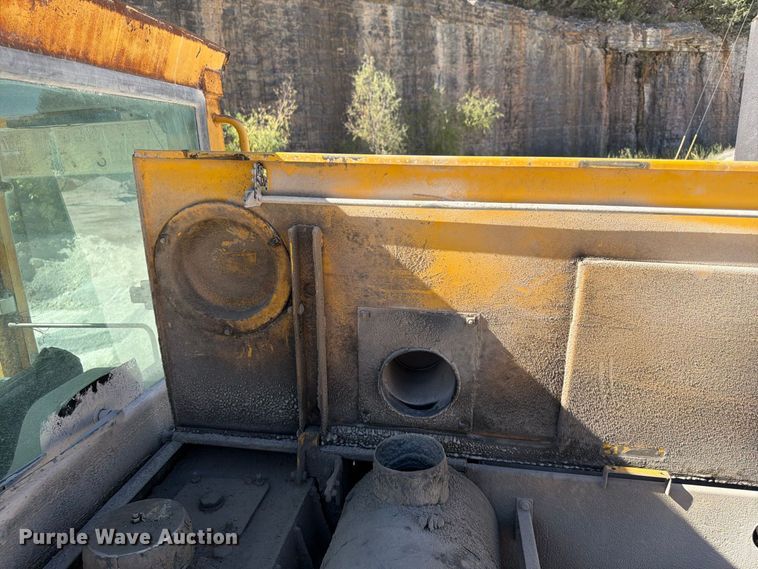 image for item FG0793 1993 Michigan L150 wheel loader