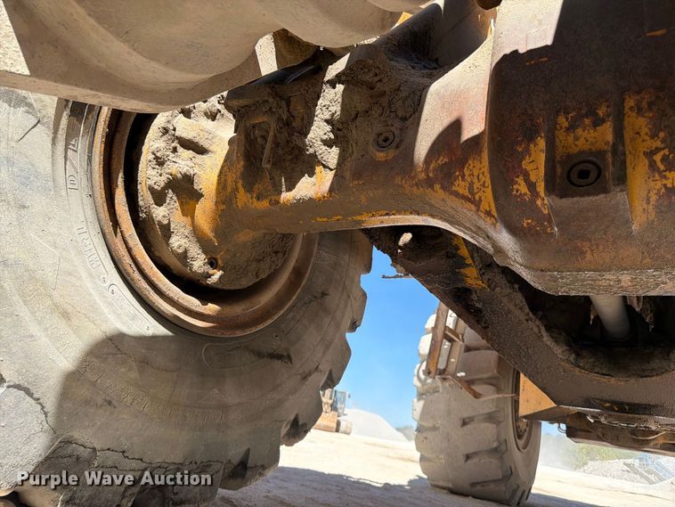 image for item FG0793 1993 Michigan L150 wheel loader