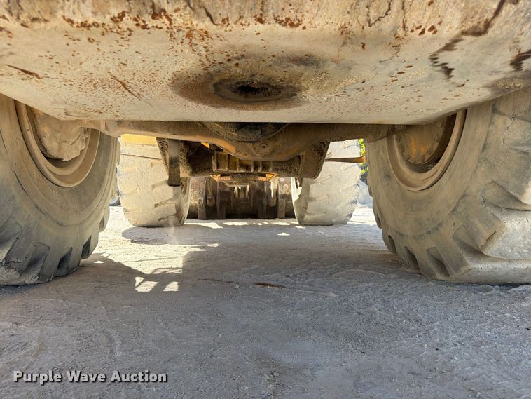 image for item FG0793 1993 Michigan L150 wheel loader