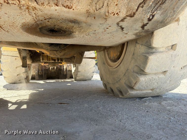 image for item FG0793 1993 Michigan L150 wheel loader