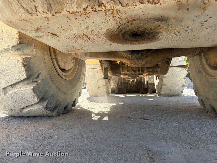 image for item FG0793 1993 Michigan L150 wheel loader