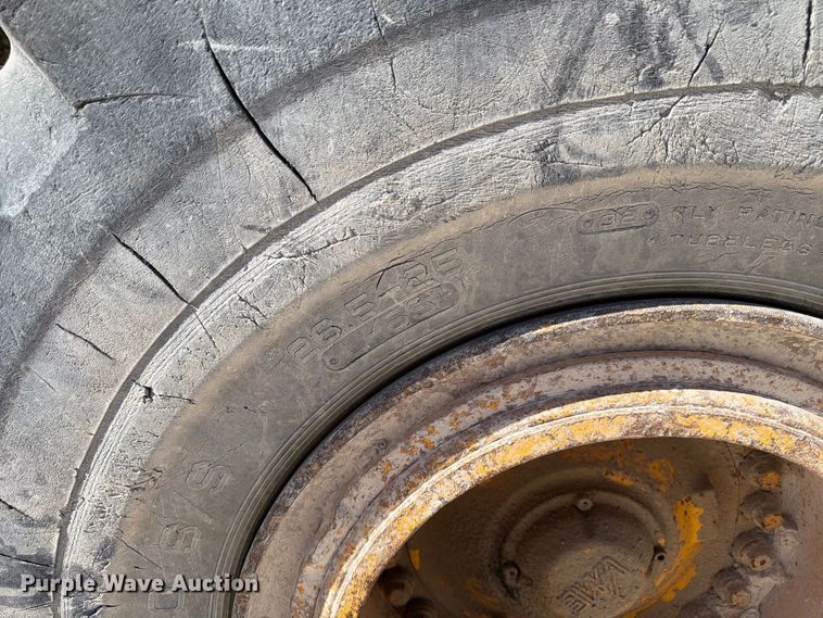 image for item FG0793 1993 Michigan L150 wheel loader