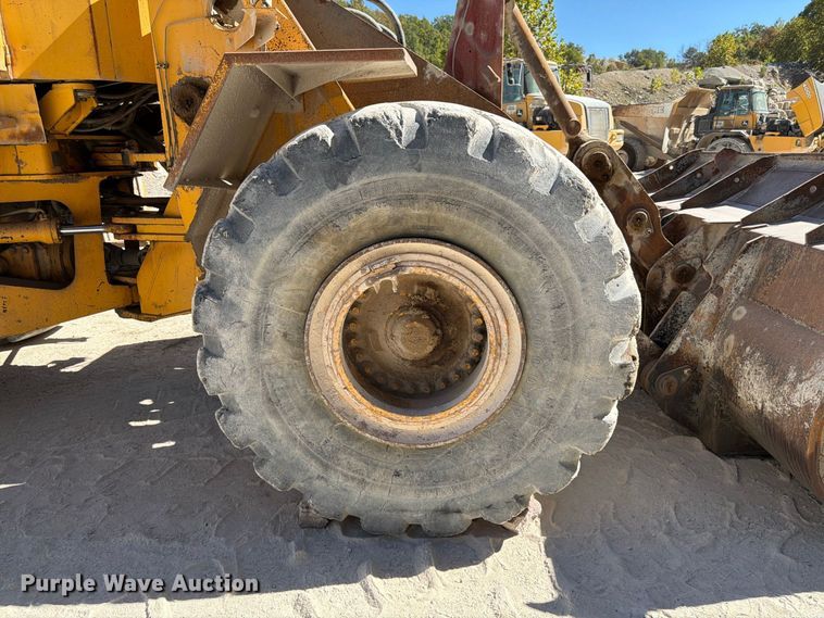 image for item FG0793 1993 Michigan L150 wheel loader