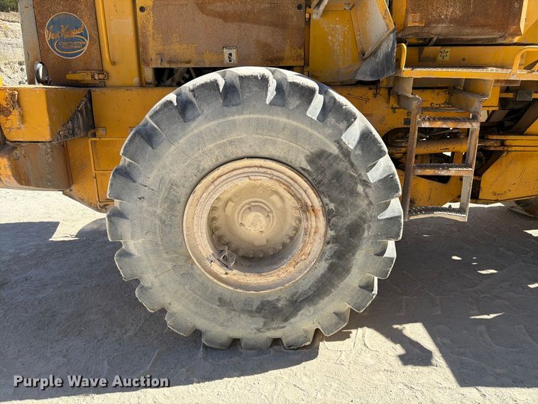 image for item FG0793 1993 Michigan L150 wheel loader