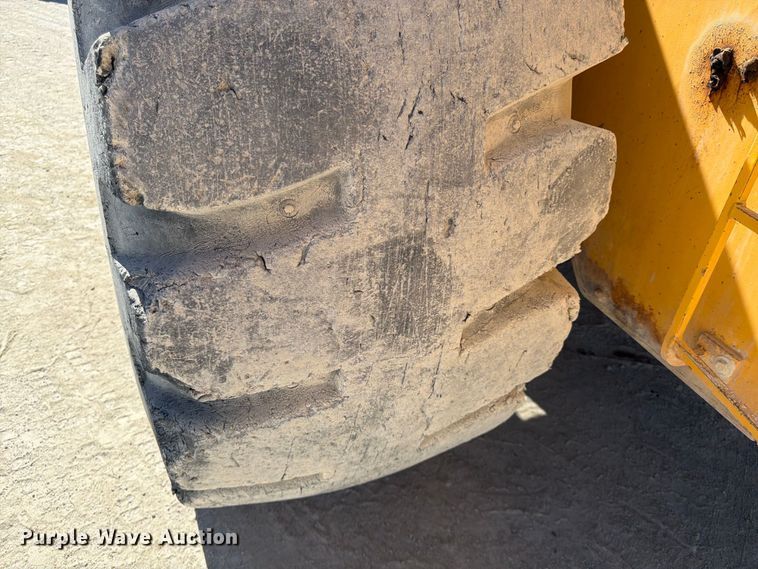 image for item FG0793 1993 Michigan L150 wheel loader