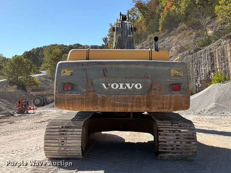 image for item FG0794 2007 Volvo EC460CL excavator