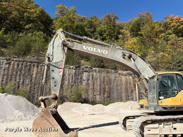 image for item FG0794 2007 Volvo EC460CL excavator