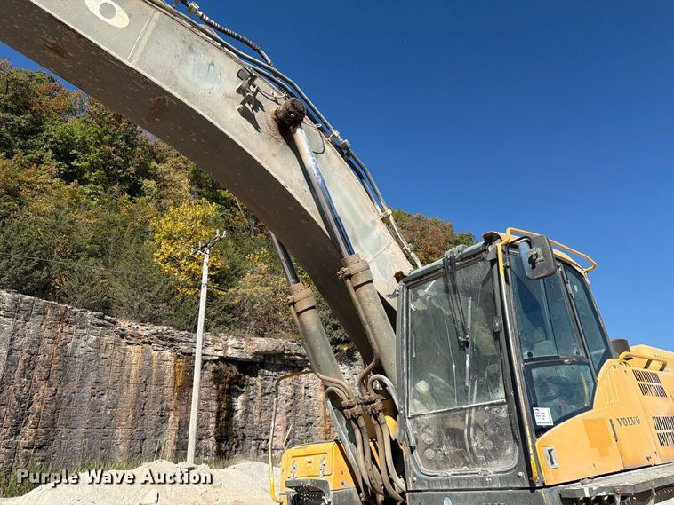 image for item FG0794 2007 Volvo EC460CL excavator