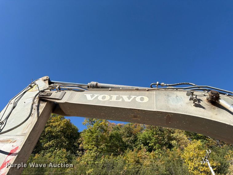 image for item FG0794 2007 Volvo EC460CL excavator