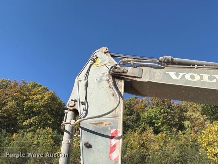 image for item FG0794 2007 Volvo EC460CL excavator