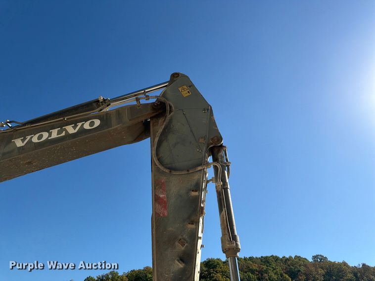 image for item FG0794 2007 Volvo EC460CL excavator
