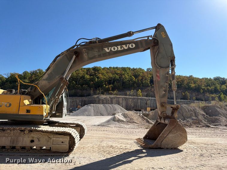 image for item FG0794 2007 Volvo EC460CL excavator