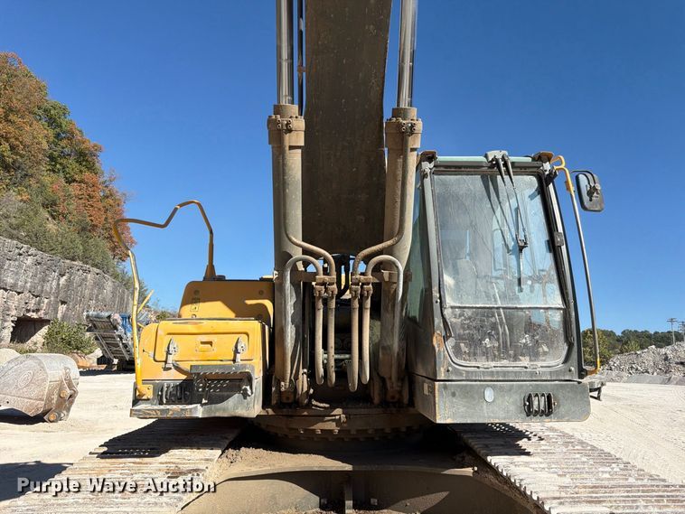 image for item FG0794 2007 Volvo EC460CL excavator