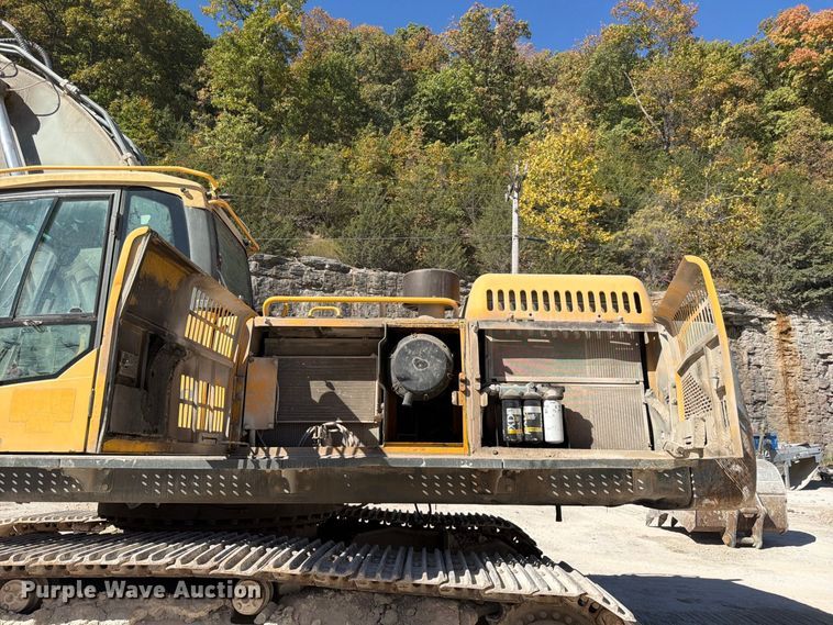 image for item FG0794 2007 Volvo EC460CL excavator
