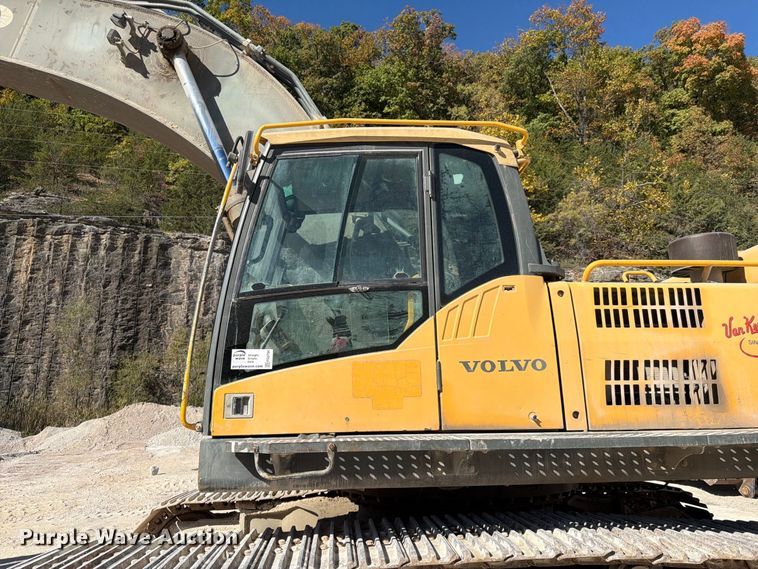 image for item FG0794 2007 Volvo EC460CL excavator