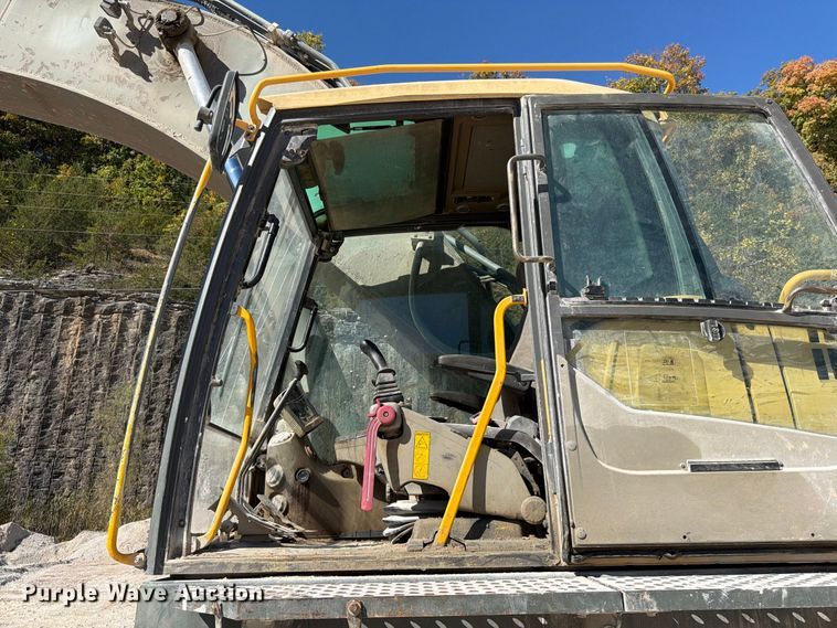 image for item FG0794 2007 Volvo EC460CL excavator
